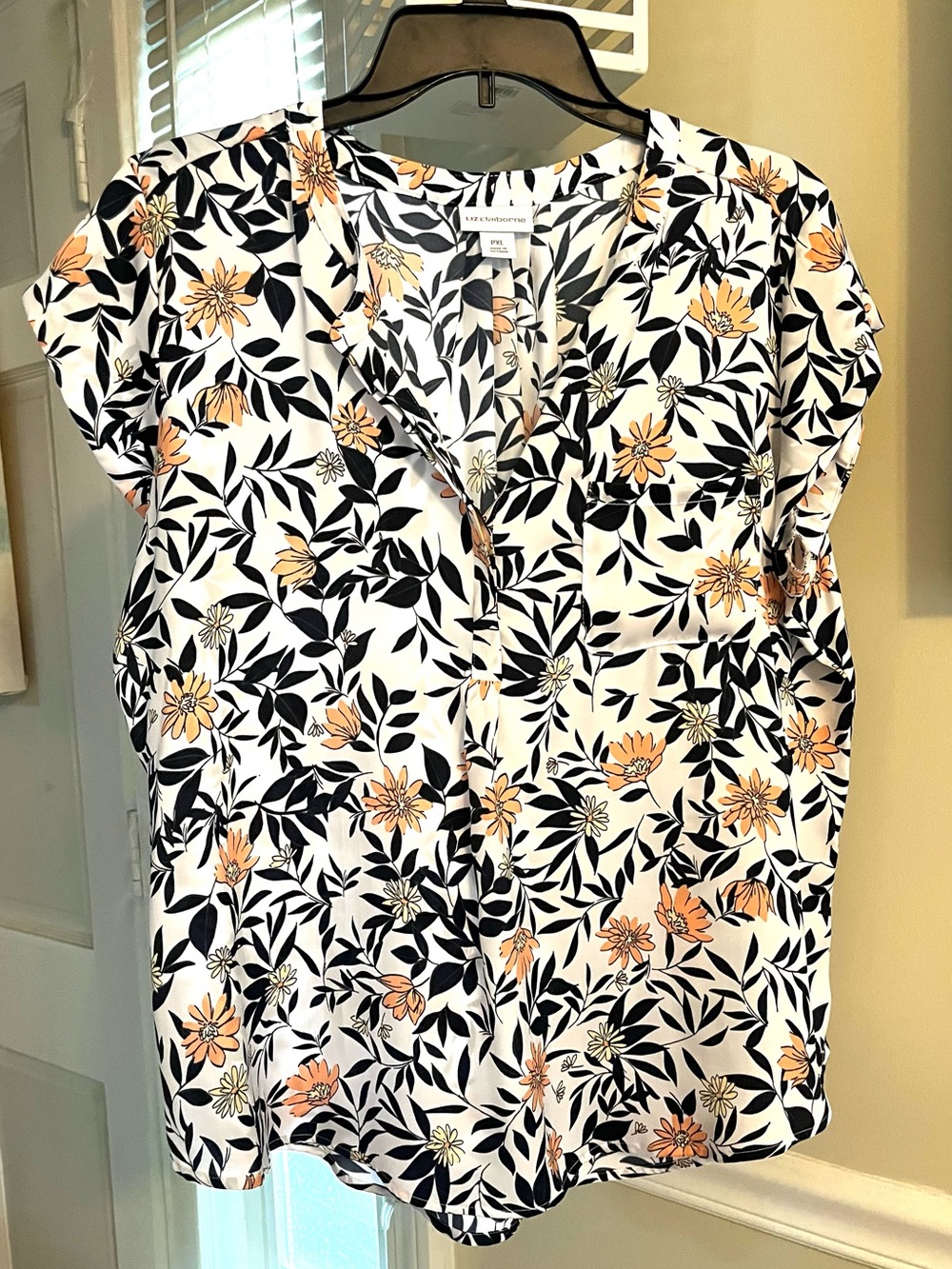 Liz Claiborne Classic Floral Button-Front Women’s Top - White with Peach Floral